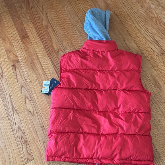 NEW WITH TAGS U.S.  POLO  ASSN Red Puffer Vest with Gray Hood Small - Picture 6 of 6